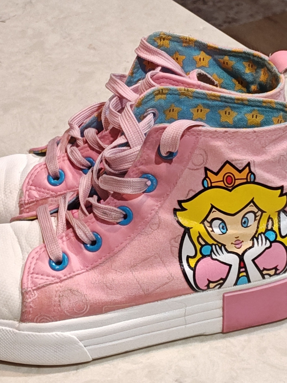 Princess Peach Super Mario Shoes Women Size 2 Hi Top GroundUp Nintendo